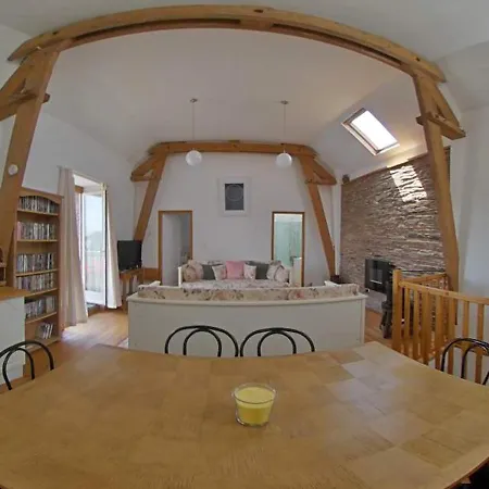 4 Bed Barn Sleeps 8 Private Pool Chattemoue *